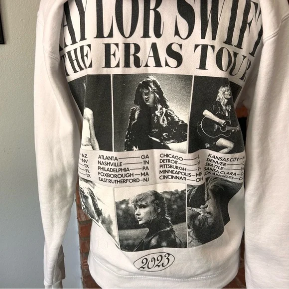 Taylor Swift The Eras Tour 2023 Collage White Hoodie Sweatshirt Sz S - Picture 8 of 9